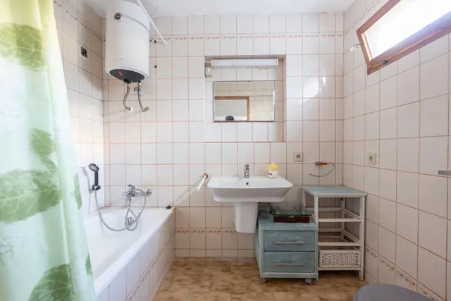 Casa con piscina privada en la urbanización Eucaliptus. — 24