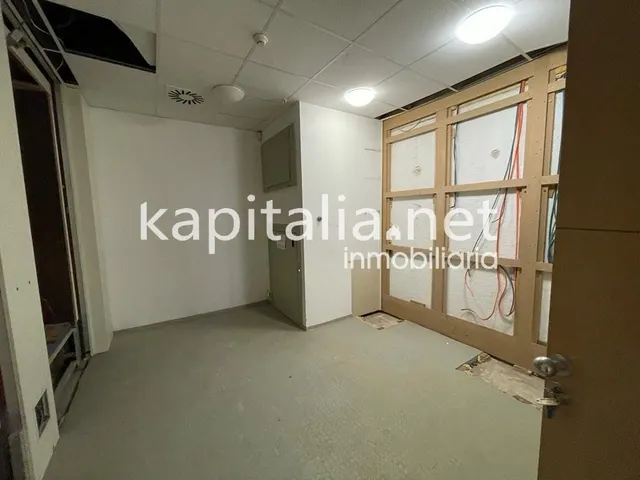 Local comercial en alquiler en el centro en Valencia (Valencia) — 8