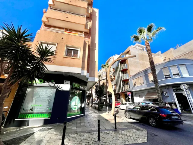 Local comercial 45m² en venta - torrevieja — 2