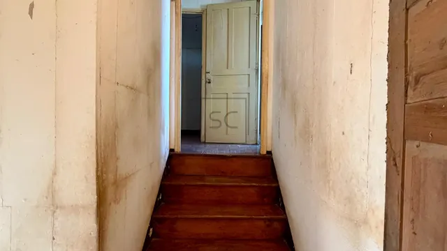 Casa adosada, para reformar en Neda. — 18