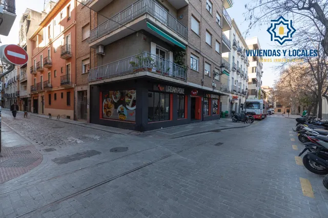 Oportunidad junto a plaza Trinidad — 42