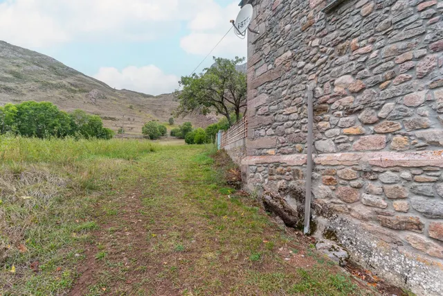 CASA, CUADRA, PAJAR Y FINCAS EN VENTA EN BABIA - foto 4