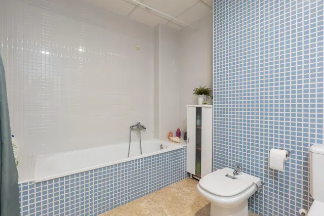 Ático dúplex impecable, con ascensor, muy luminoso y listo para entrar a vivir en Deltebre — 24