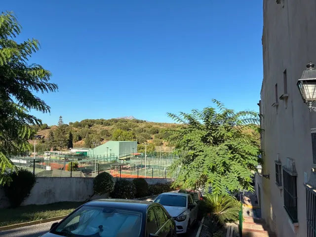 OPORTUNIDAD EN BEL-AIR · BAJO DE 3 DORMITORIOS, 2 BAÑOS, GRAN TERRAZA Y PISCINAS · 2 — 28