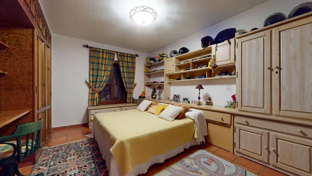 MAITINO AMPLIO CHALET CON PISCINA, PISTA DE TENIS CON VESTUARIOS Y BARBACOA — 31