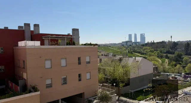 ESTUDIO HOME MADRID OFRECE vivienda de 99 m2 construidos, en urbanización cerrada, en la zona de Montecarmelo. — 9