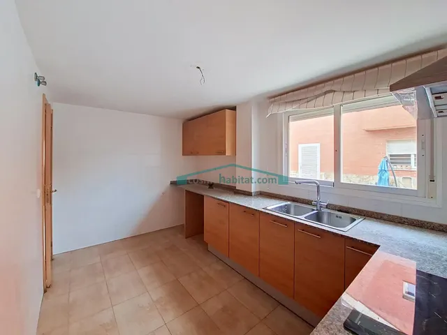 Chalet con jardín, 4 dormitorios y sótano independiente en Alfara de la Baronía — 14