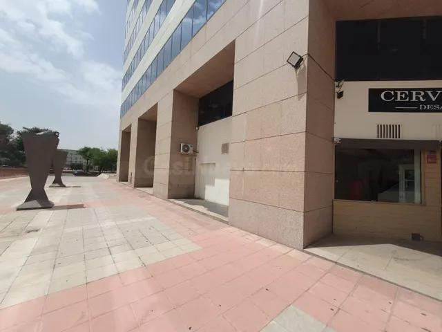 LOCAL COMERCIAL DISPONIBLE EN SEVILLA ESTE - foto 2