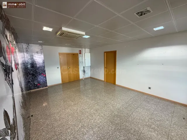 Oficina acabada en alquiler en Neoparc 1 Lleida - foto 4