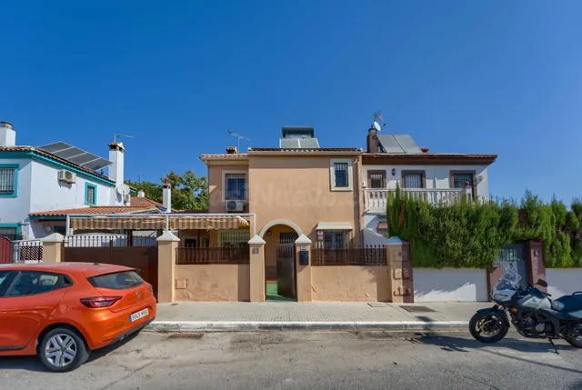 EL HOGAR QUE LO TIENE TODO:ENCANTO,BIENESTAR Y ENERGÍA SOLAR