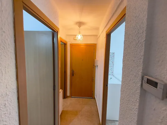 Piso de 53m2 útiles. Distribuido en dos dormitorios, salón, cocina y baño — 8