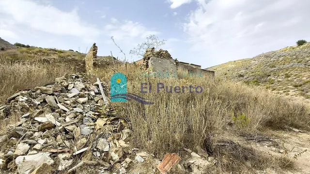 TERRENO RUSTICO CON CASA EN RUINA PARA REFORMAR - foto 3
