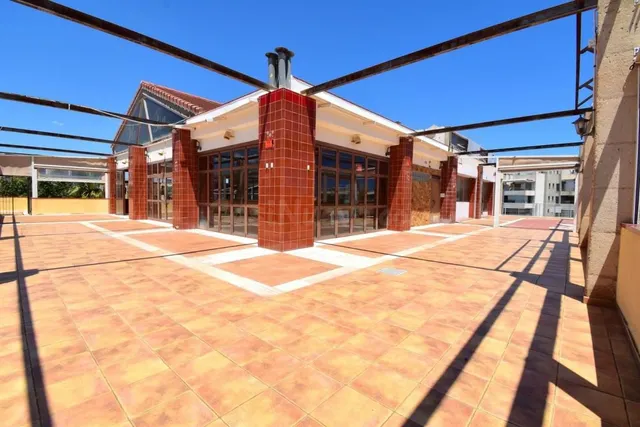 Local comercial 172m² en venta - Villamartín-Las Filipinas - foto 2
