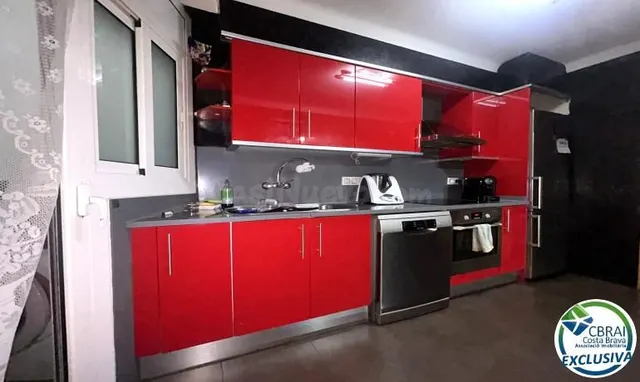 Piso reformado en el centro de Llançà, listo para entrar a v - foto 4