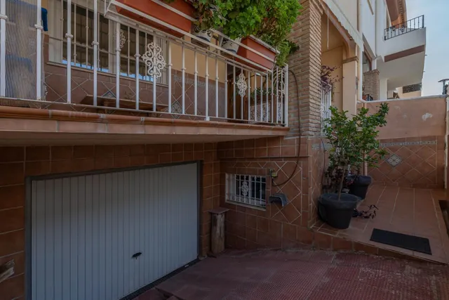 Amplia casa adosada en "la joya"....a escasos minutos del centro de Granada!! — 48