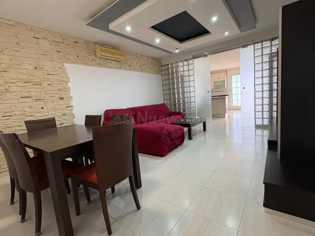 Casa reformada con local comercial en L’Aldea, junto al Delt - foto 2