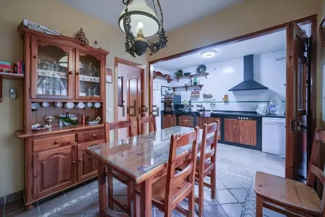 Chalet adosado en venta en Calle Bolivia — 16