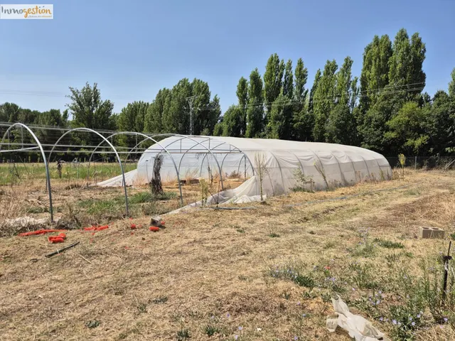 TERRENO CON NAVE EN VENTA EN VILLABAÑEZ (VALLADOLID) - foto 3