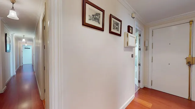 Magnifica vivienda de 4 dormitorios, convertida en 3 dormitorios, con dos baños, vestidor y terraza — 12