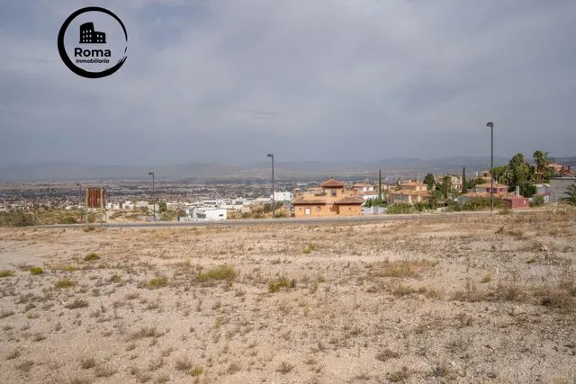 Terreno urbano de 750 m2 en Altos de La Zubia. Parcela 17, m