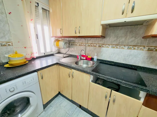 Amplio piso con terraza, 3 dormitorios y posibilidad de 4 en Av. Barcelona – Viñuela – Rescatado — 13