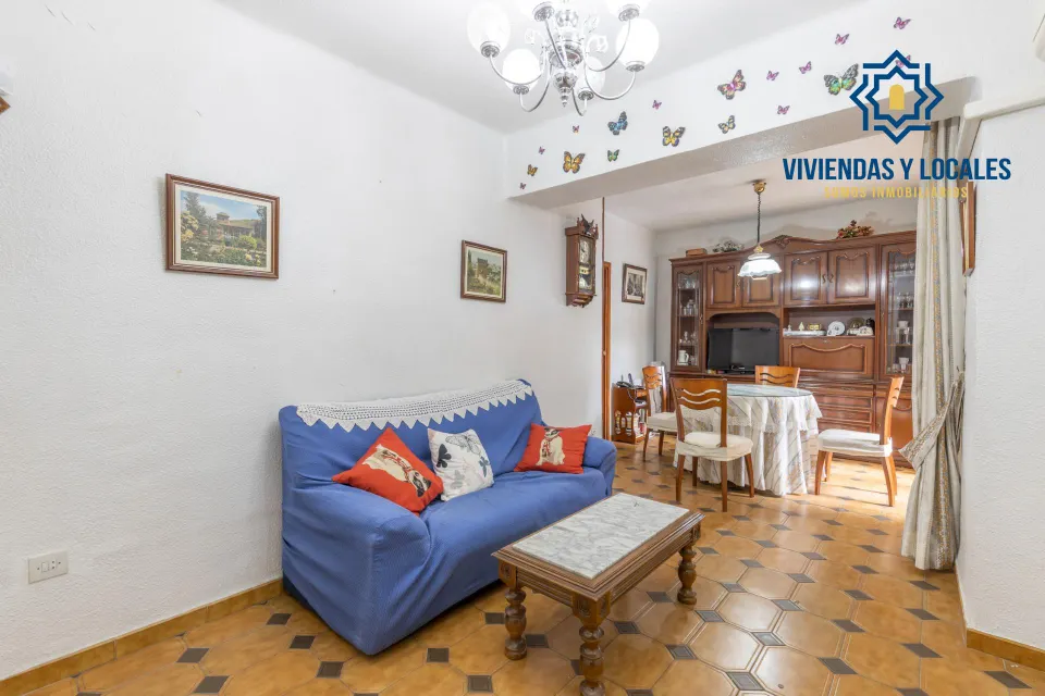 Piso amplio de tres dormitorios en ribera del genil-camino de ronda