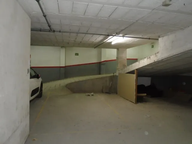 PLAZA DE PARKING PARA MOTO EN VENTA — 2