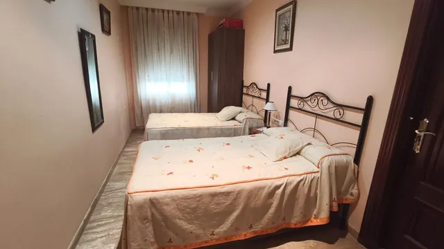 Oportunidad Única: Piso en Planta Baja con Local Comercial e - foto 4