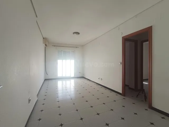 Luminoso piso en el Cairo de 3 dormitorios con ascensor - foto 3