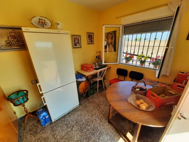 EXCELENTE CHALET EN MONTEALEGRE DEL CASTILLO — 38