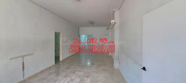 SE ALQUILA LOCAL COMERCIAL, DIVIDIDO EN 2 SALAS EN ELCHE (AL - foto 2