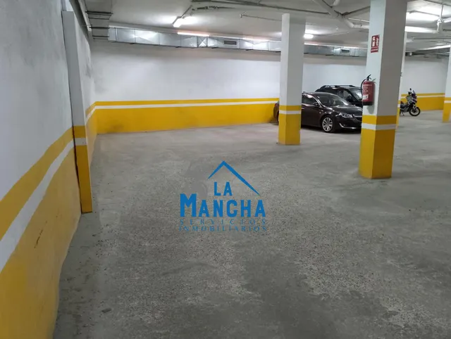 *23.000€* inmobiliaria la mancha vende plaza de garaje en zona san pablo de Albacete — 9