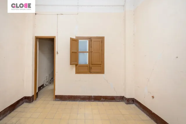 A LA VENTA EDIFICIO EN PLAZA BIB-RAMBLA — 26