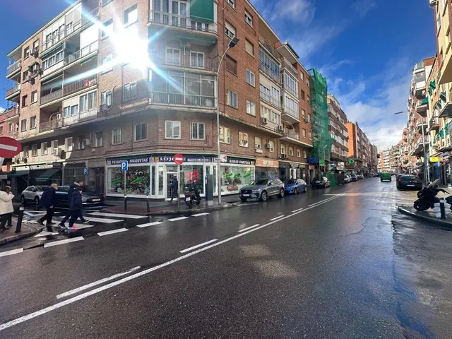 Excelente local en venta en la calle Cartagena