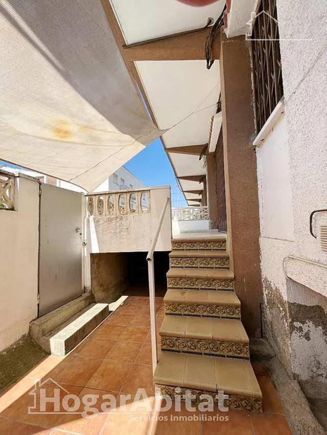 EXTERIOR CON 2 TERRAZAS JUNTO A LA PLAYA — 37