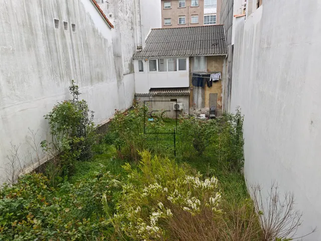 Casa con jardín y garaje en Porta Nova, Ferrol — 12