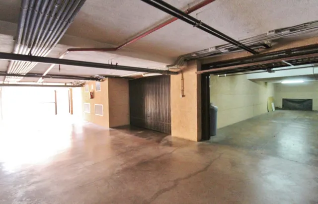 Exclusivo adosado en vistahermosa, Alicante — 439 m2 y dos grandes terrazas — 36