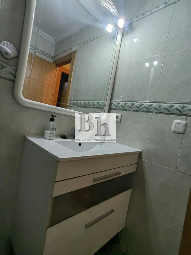 OPORTUNIDAD !!! EN VENTA PISO EN LA PAZ. — 26