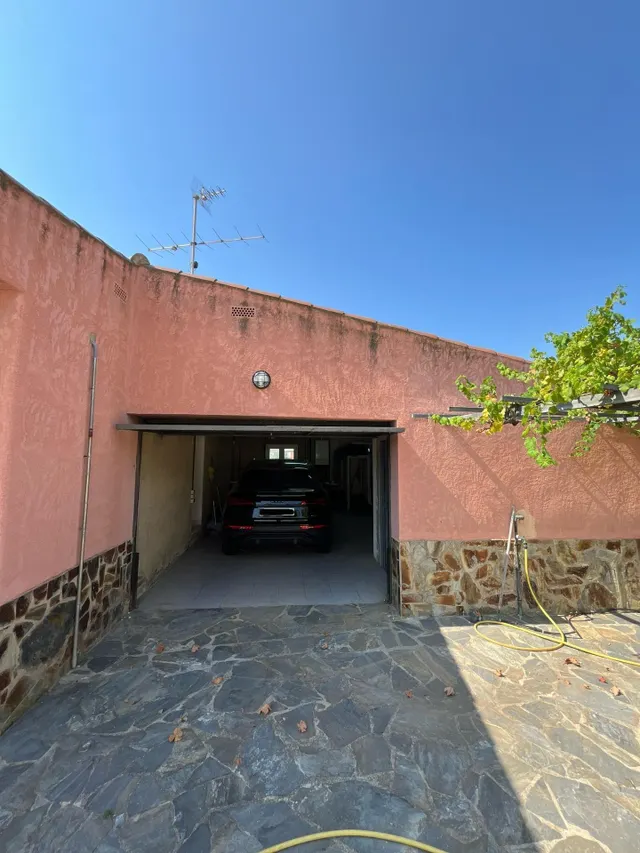 Chalet luminoso con vistas al mar en Creixell, zona La Masó. 3 habitaciones dobles, 2 baños , garaje y parcela de 1411 m2. — 44