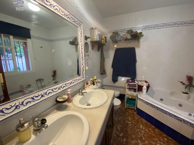 SE VENDE CHALET EN ZONA DEL SANTISCAL — 18
