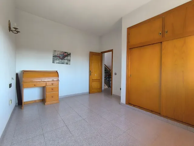 Casa independiente con parcela, 5 dormitorios y garaje en Alquerías (Murcia) — 35
