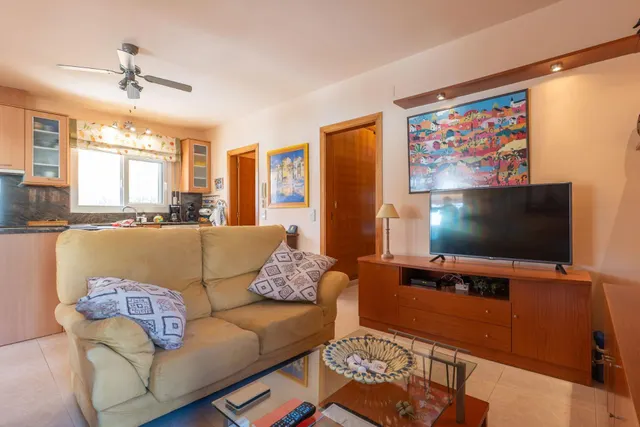Casa en Riumar con parcela de 600 m2, piscina, garaje, jardín y parking para dos coches — 12