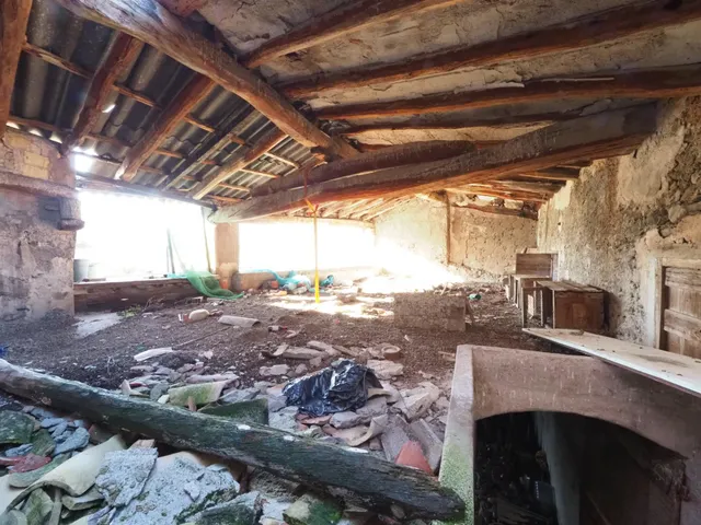 SE VENDE CASA INDEPENDIENTE EN SANT QUINTI DE MEDIONA — 6