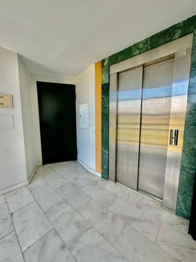 Piso en venta en Calle María de las Mercedes — 35