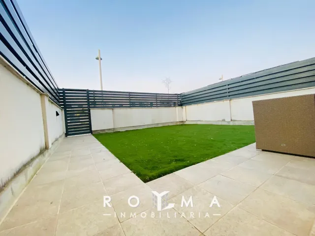 IMPRESIONANTE ADOSADA AMUEBLADA EN ALQUILER ENTRENÚCLEOS — 7