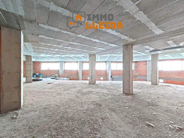 OPORTUNIDAD Local comercial de 2 plantas en Balaguer - foto 2