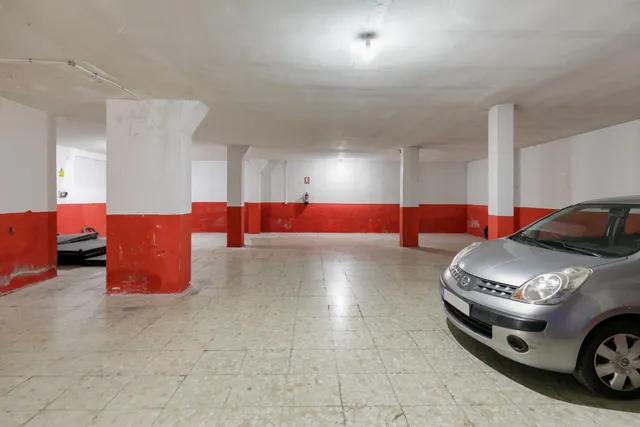Local Comercial con 254 metros cuadrados junto a Carretera de la Sierra. — 6