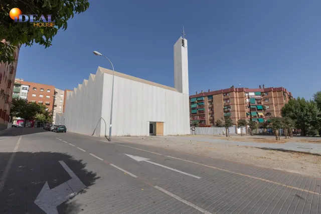 PISO VPO DE CUATRO DORMITORIOS CON GARAJE EN PADRE CLARET — 32