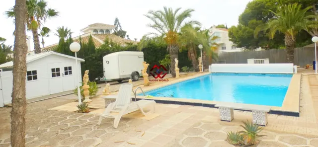 PRECIOSO CHALET REFORMADO JUNTO AL MAR EN LA AZOHÍA - foto 2
