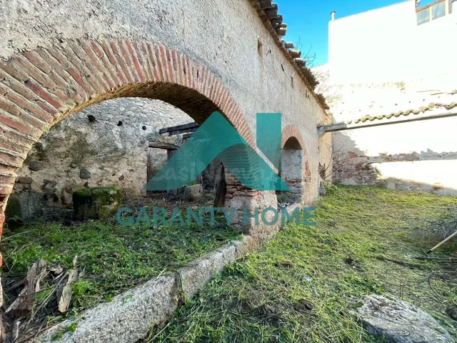 TERRENO URBANO EN EL CENTRO HISTÓRICO DE MALPARTIDA DE CÁCER